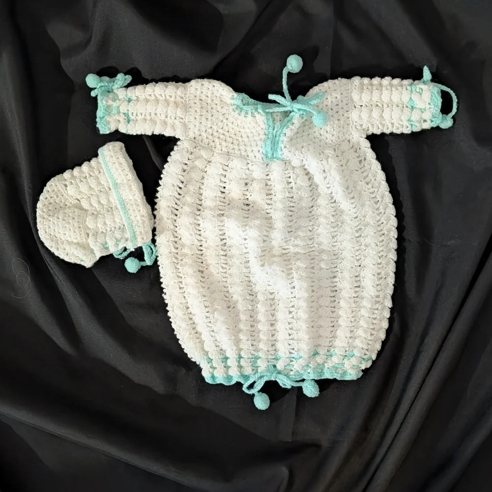 Vintage Handmade‎ Crocheted Baby Bunting & Bonnet Hat Unisex White Mint